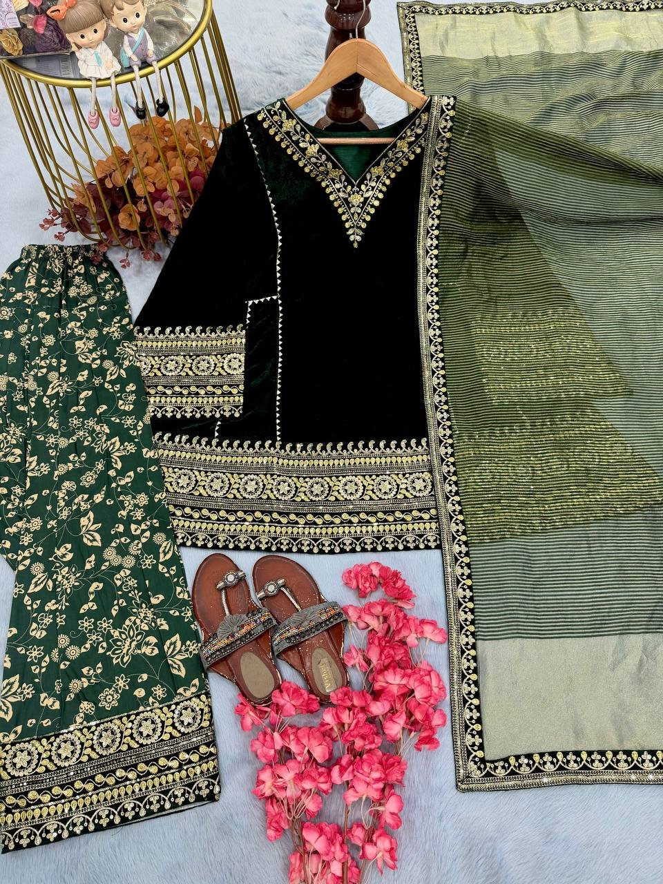 Emerald Green Embroidered Farshi Salwar Kameez with Dupatta for Women - Image 2