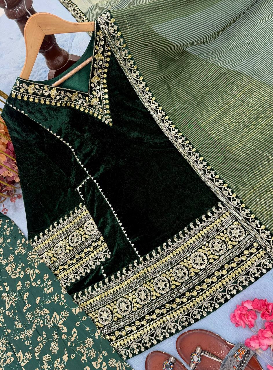 Emerald Green Embroidered Farshi Salwar Kameez with Dupatta for Women - Image 3